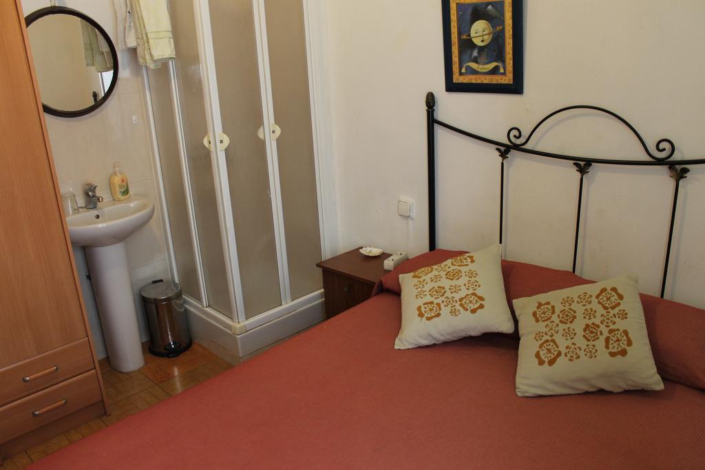 Hostal Graciela Madrid Exteriér fotografie